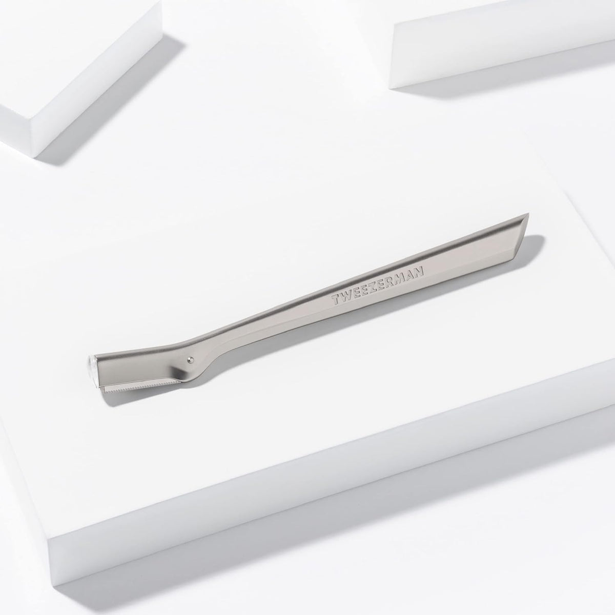 Tweezerman Eyebrow Razor with 3 Replacement Blades & Safety Cap