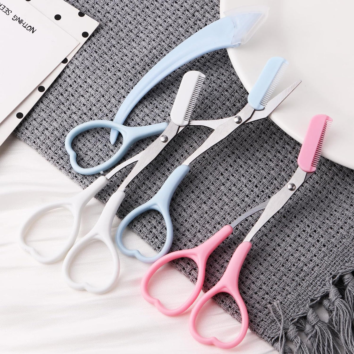 Eyebrow Scissors with Eyebrow Razor,Eyebrow Trimmer with Comb,Non Slip Finger Grips Trimmer Eyebrow Scissors, Hair Removal Beauty Accessories for Men Women (White. Pink. Blue.)