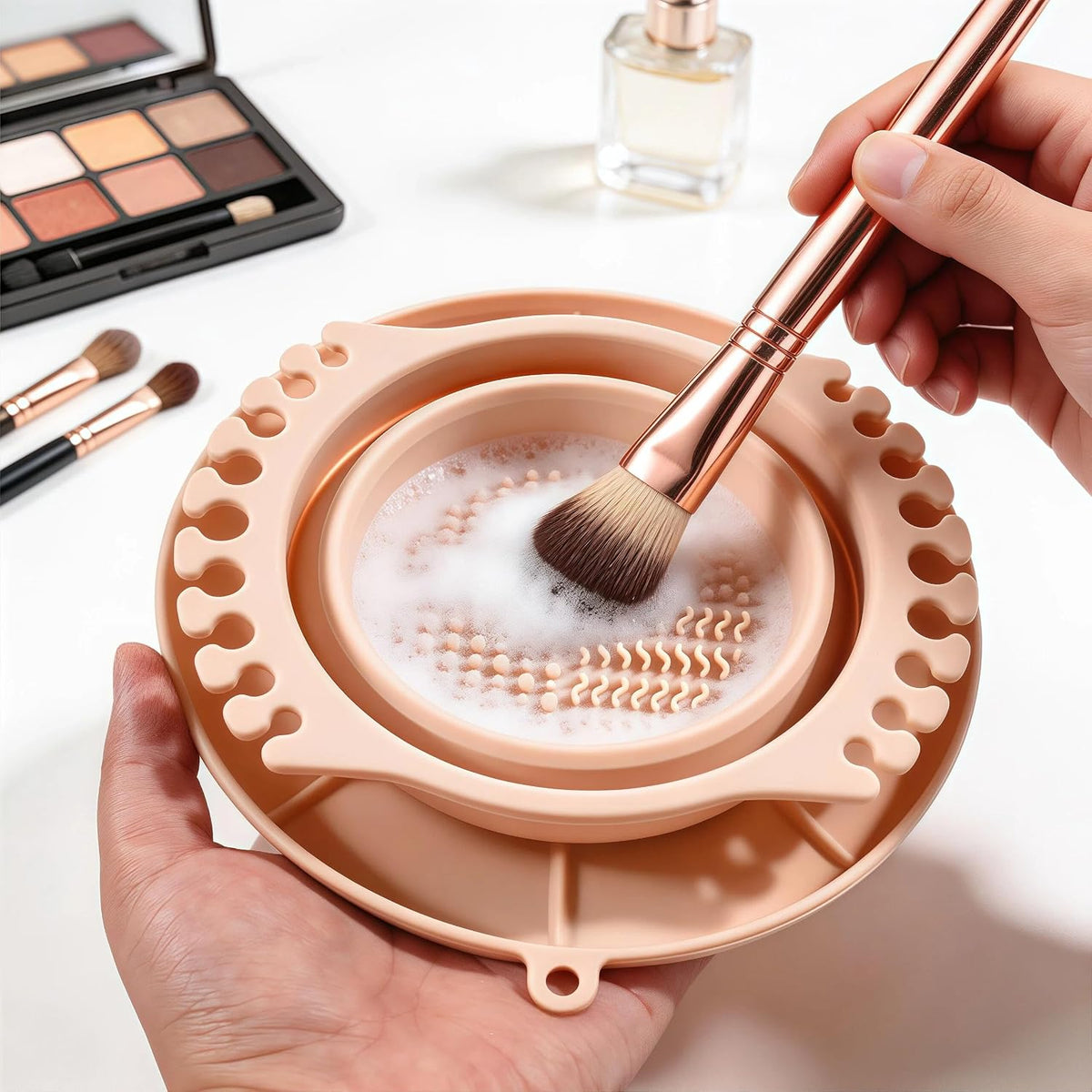 Foldable Silicone Makeup Brush Cleaner Bowl - Portable Cleaning Tool for Brushes, Powder Puffs and Sponges Apricot